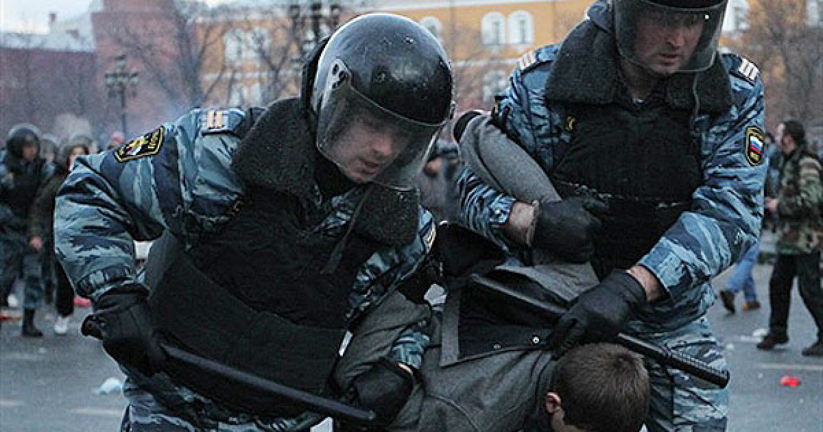Численні акції футбольних фанатів у Москві, присвячені вбитому уболівальнику "Спартака" Єгору Свиридову, переросли у криваві заворушення. / © AFP