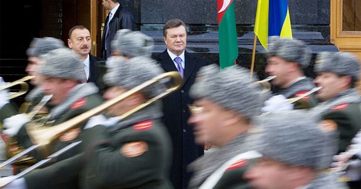 Військовий оркестр виконав державні гімни України та Азербайджану / © President.gov.ua