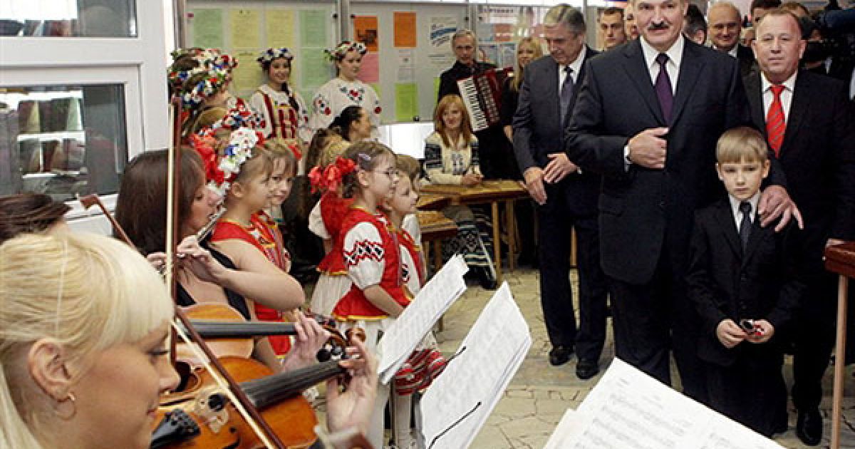 Британське видання Financial Times пише, що президента Олександра Лукашенка давно вже називають "останнім диктатором у Європі". / © AFP