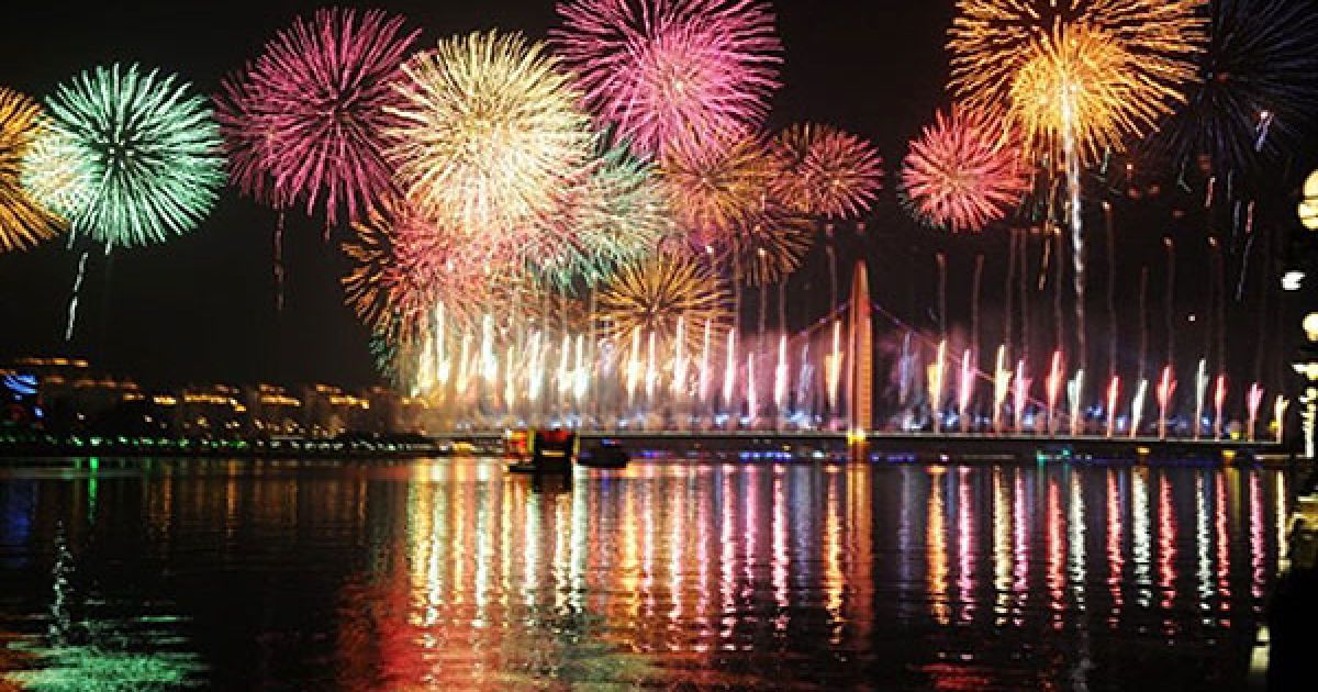 Урочиста церемонія відкриття 16-их Азіатських ігор у китайському місті Гуанчжоу. / © AFP