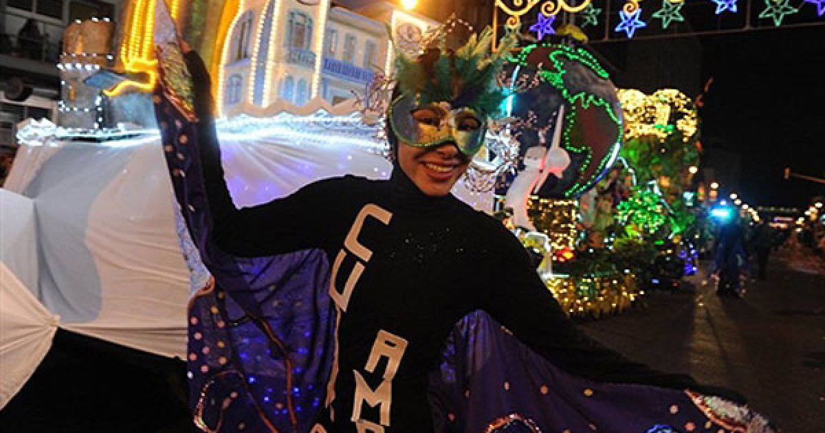 У місті Сан-Хосе (Коста-Ріка) провели Light Festival Parade, який відкриває різдвяні святкування. / © AFP