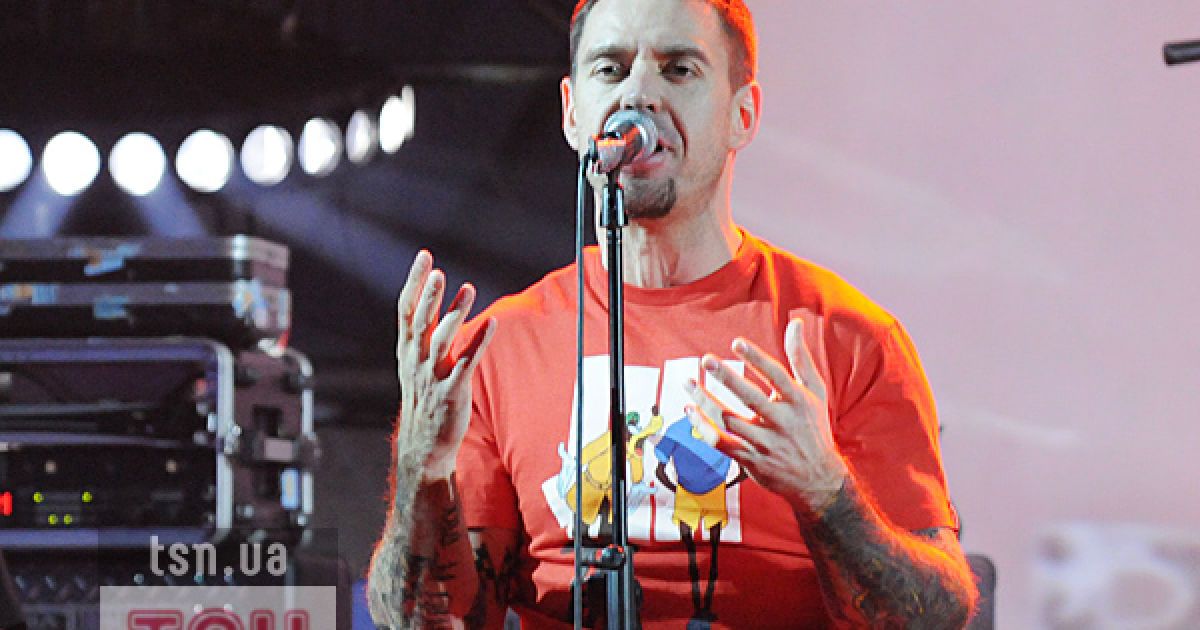 "Ляпіси" відкрили шоу піснею з нового альбому "Зевс".