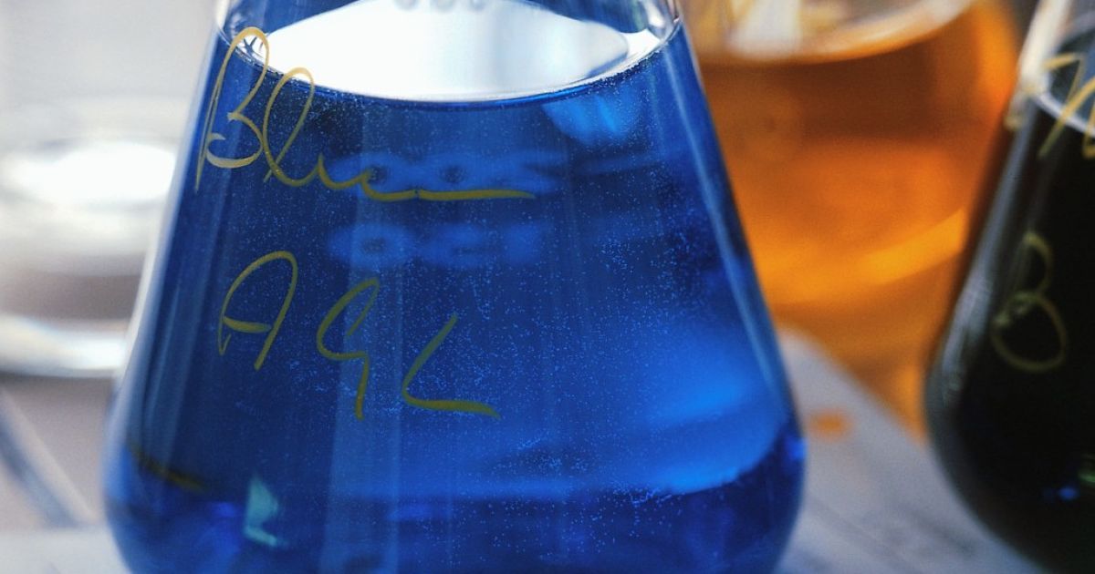 Лікарі борються за зір артиста