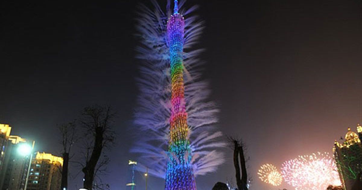 Урочиста церемонія відкриття 16-их Азіатських ігор у китайському місті Гуанчжоу. / © AFP