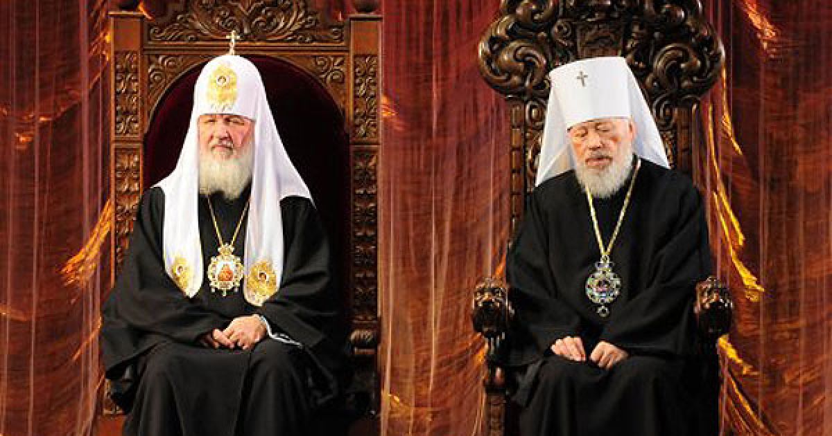 Патріарх Московський і всієї Русі Кирило і митрополит Київський і всієї України УПЦ МП Володимир під час урочистого вечора з нагоди 75-річчя глави УПЦ, який провели у Національному оперному театрі України / © УНІАН