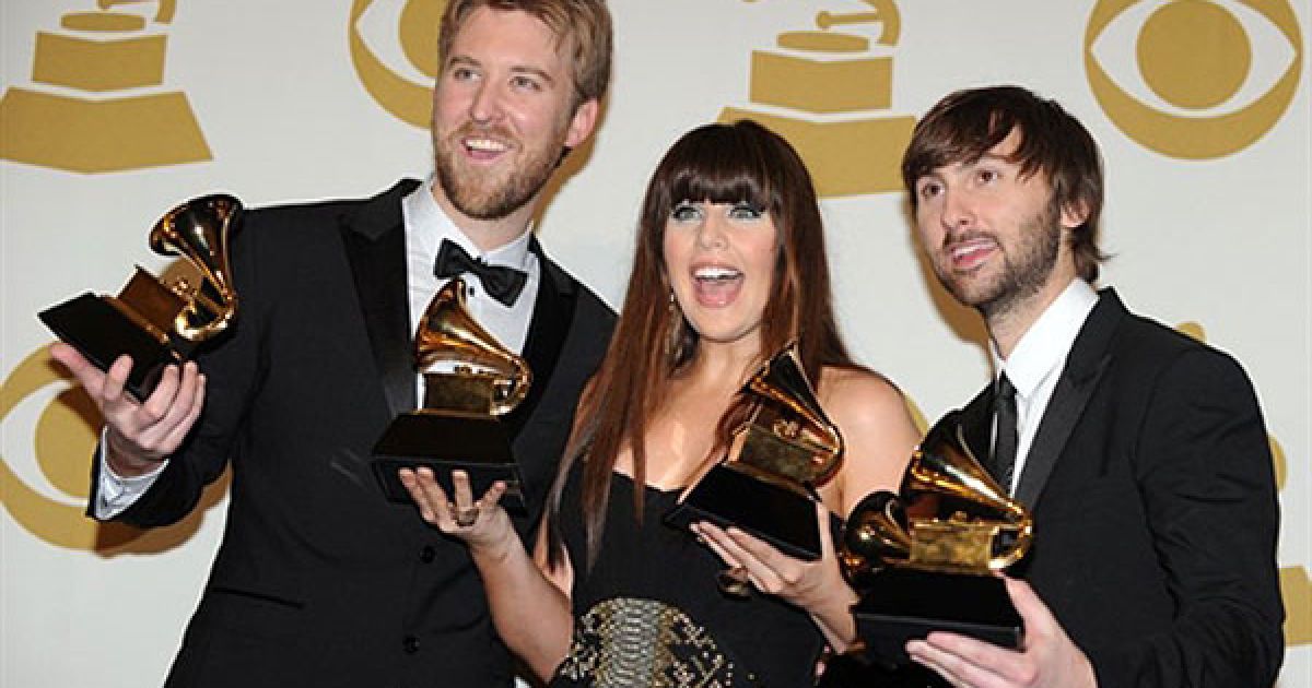 "Піснею року" і "Найкращим записом року" була названа композиція Lady Antebellum "Need You Now". / © AFP