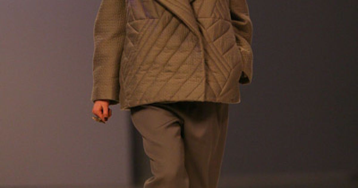 Lует KAMENSKAYAKONONOVA для UFW-2011 створив колекцію, головною героїнею якої є дівчина-мандрівниця.
