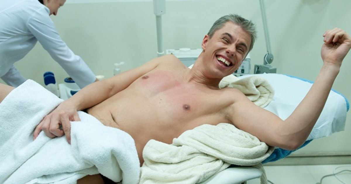 Ведучий шоу "Мій зможе" Андрій Доманський перевіряє всі завдання учасників на собі