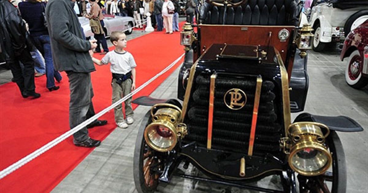 В Будапешті проходить найбільша в Європі ретро-виставка, на якій представлено 270 ретро-автомобілів. / © AFP