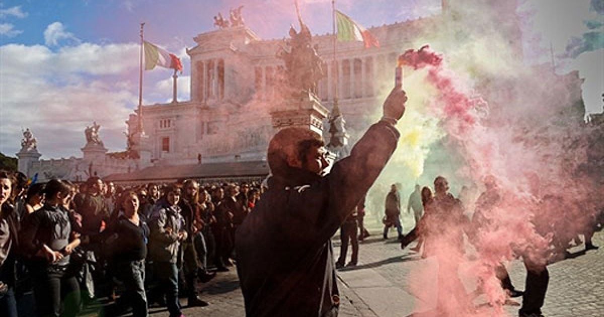 На Міжнародний день студента італійські студенти провели акції протесту проти реформування вузів і скорочення бюджету.