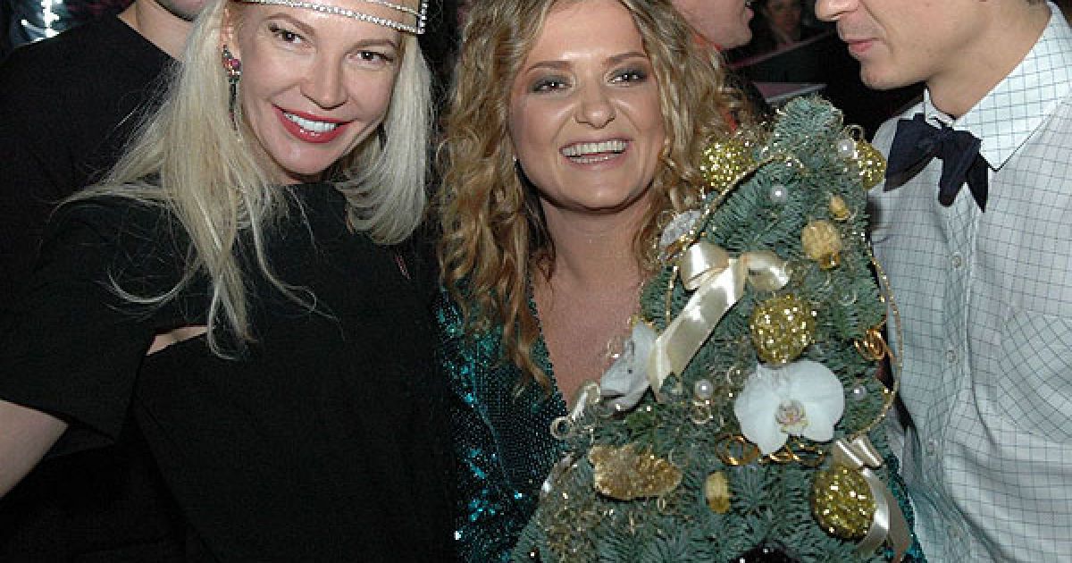 Наталі Могилевській друзі подарували ялинку