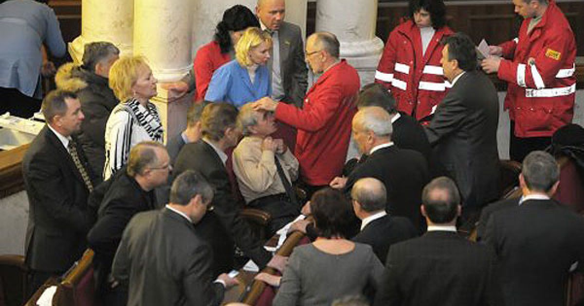 Бійка тривала близько двох хвилин, а потім все скінчилося і все заспокоїлось. / © УНІАН