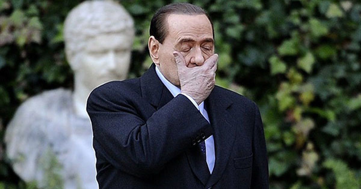 Італія, Рим. Прем&#039;єр-міністр Італії Сильвіо Берлусконі прибув на віллу Мадама у Римі для зустрічі з президентом Словенії Данілом Турком. Заяви про зв&rsquo;язок прем&#039;єр-міністра Італії з повіями, послабили вплив уряду всередині країни та завдали шкоди іміджу країни за кордоном. / © AFP