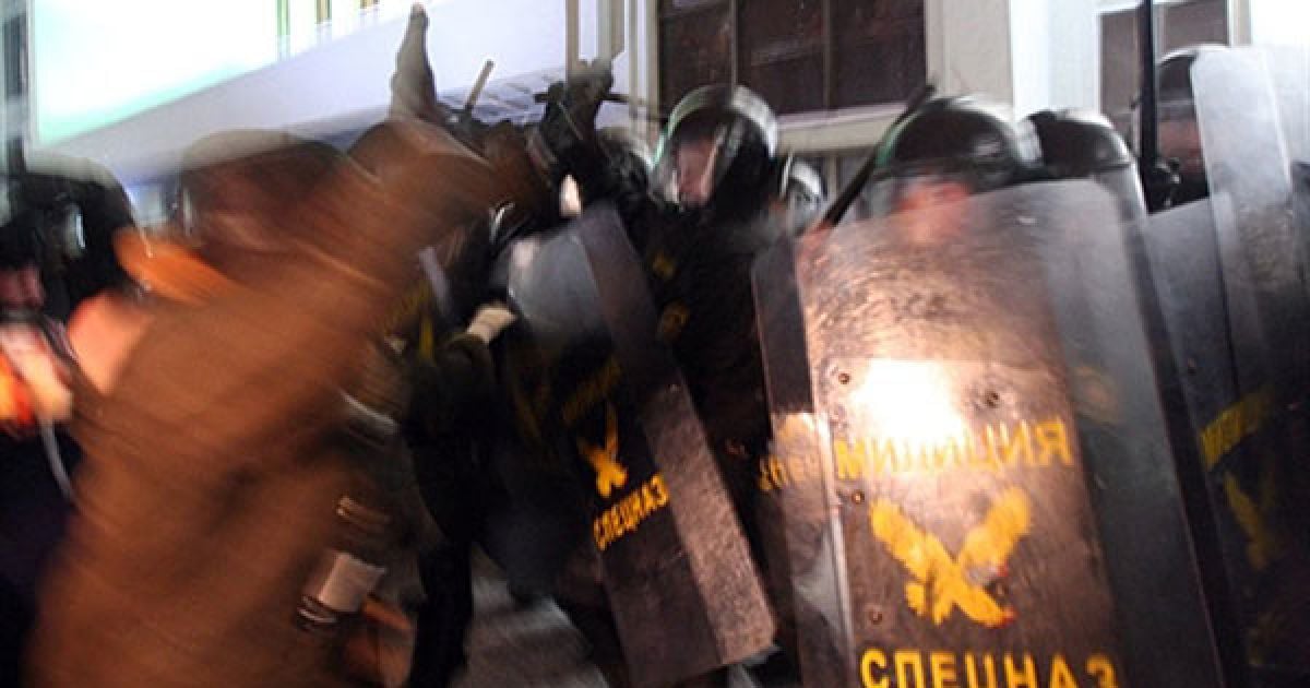 Близько 600 учасників мітингів опозиції, які пройшли у Мінську, були затримані та засуджені до адміністративних арештів. / © AFP