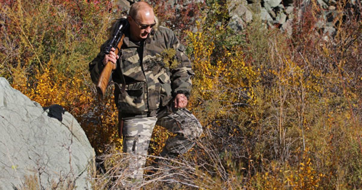 У заповіднику Володимир Путін перевіряв місця проживання сніжного барса, якого занесено до Червоної книги / © premier.gov.ru