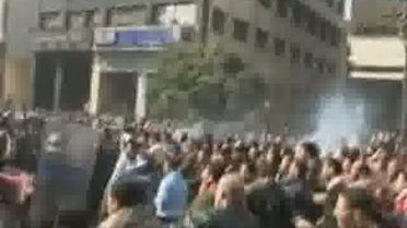 В Каир введены армейские подразделения и бронетехника