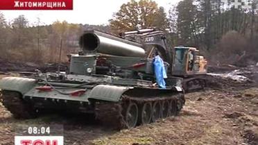 Больше недели из болота пытаются вытащить немецкий танк