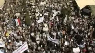 В Йемене тысячи людей вышли на митинги против власти