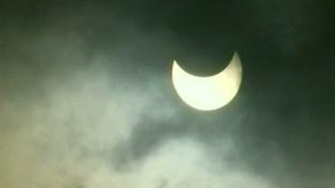 На Земле прошло первое в 2011 году солнечное затмение