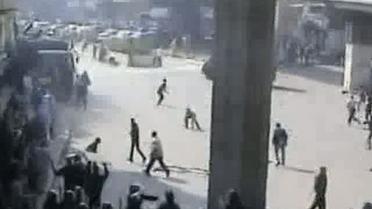 На улицы египетских городов вышли десятки тысяч человек