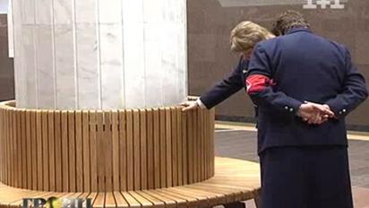 У метро Харкова встановили лавки по 8 тисяч доларів кожна