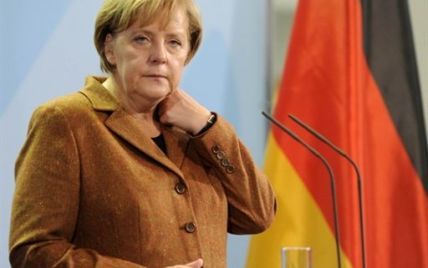 Меркель назвала Україну країною "диктатури і репресій"