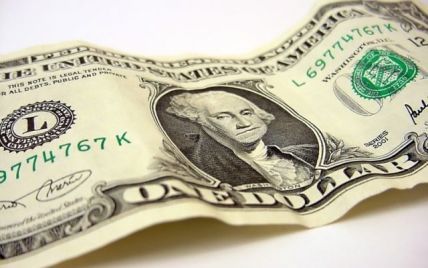 Долар подорожчає через "торгову війну" США та Китаю
