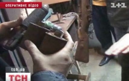 Кримчанин тримав вдома 20 гранат і тисячі набоїв