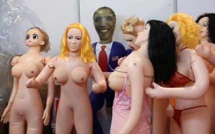 Китайці створили гумового Барака Обаму для сексуальних втіх