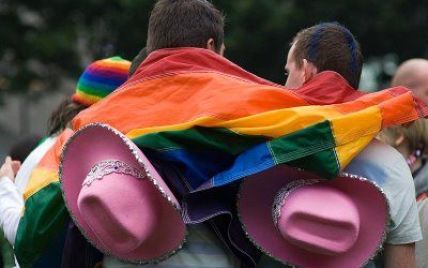 Здоров'я гей-пар гірше ніж в традиційних сімей через дискримінацію