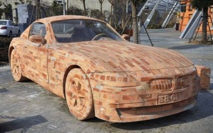 Китайці створили BMW Z4 з цегли