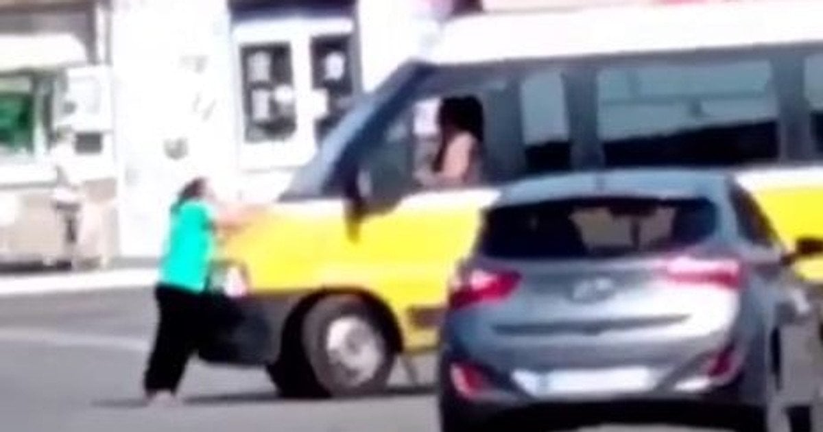 Скриншот з поширеного у Мережі відео