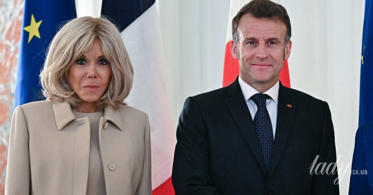 Эммануэль и Брижит Макрон и Санаэ Такаити