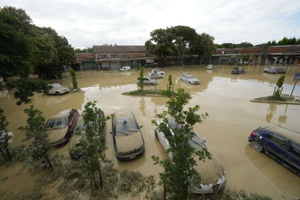 Разрушительное наводнение в Италии: страна идет под воду, есть погибшие 4