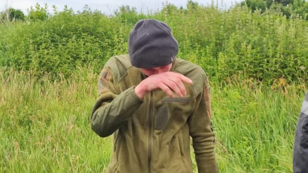 Захисники не стримують сліз, повернувшись на Батьківщину / © Андрій Єрмак/Facebook