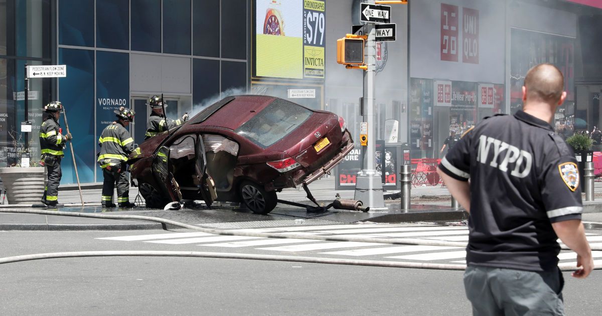 В полиции Нью-Йорка не считают наезд на толпу на Таймс-сквер терактом