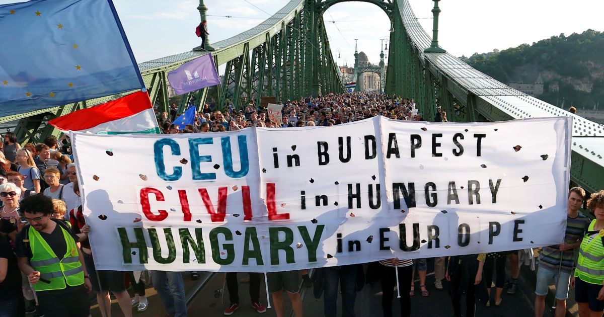 У Будапешті кілька тисяч людей вийшли на акцію протесту