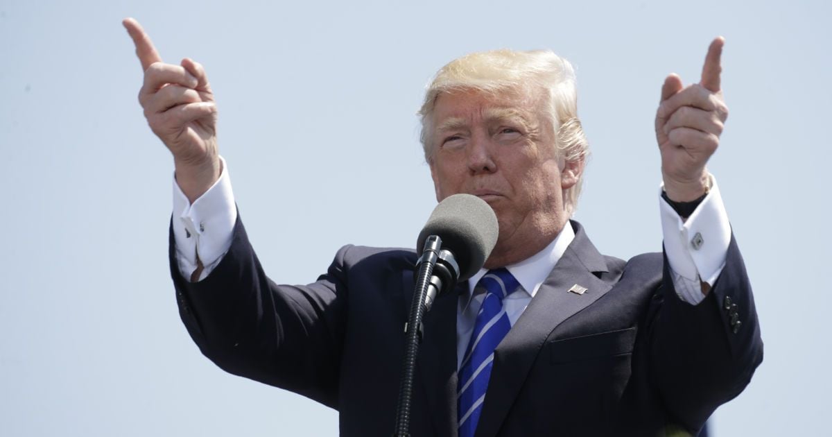 Чому Трамп не зможе ухилитися від "справ з Росією" цього разу – The Guardian