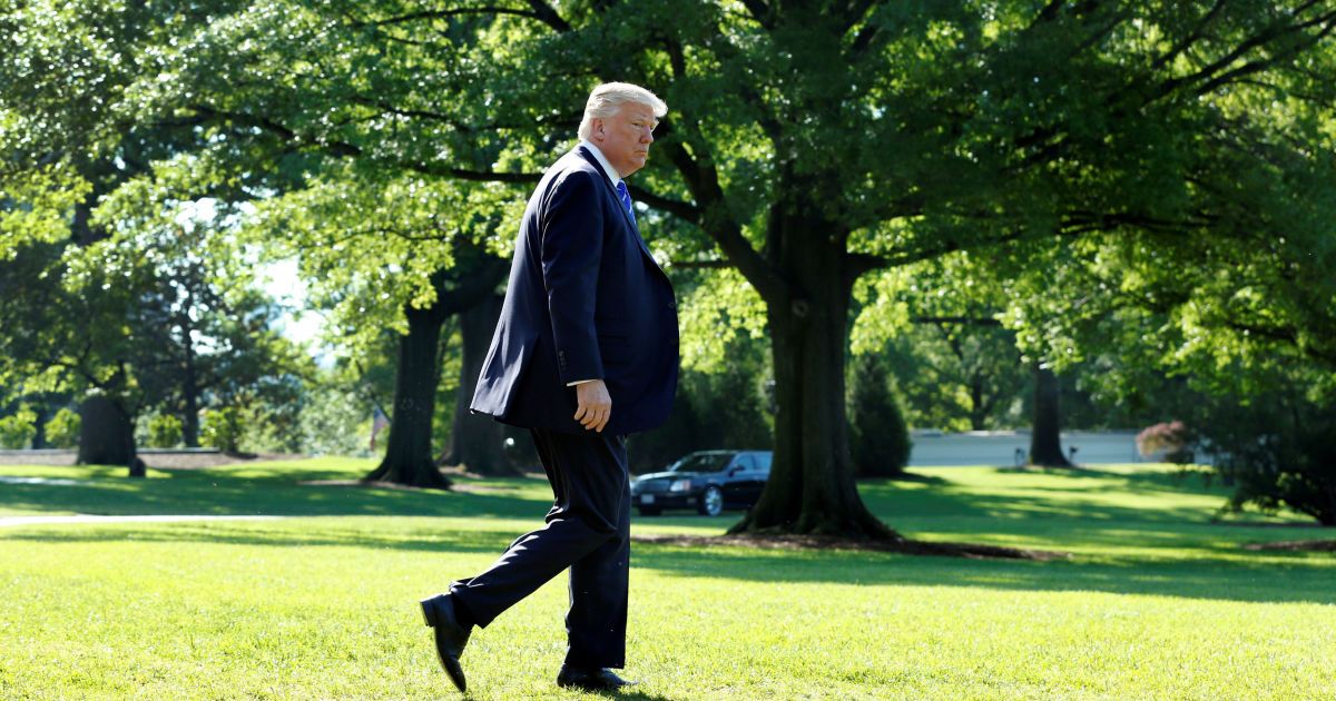 Катастрофічне падіння: рейтинг Трампа досяг рекордно низької позначки - ЗМІ