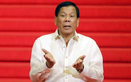 Одіозний президент Філіппін Дутерте після переслідувань наркоділків ввів у країні заборону на куріння
