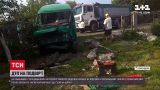 Новости Украины: в Ровенской области грузовик влетел во двор