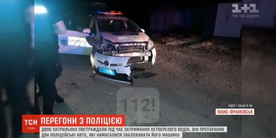 В Ивано-Франковске во время преследования нарушитель протаранил два полицейских авто