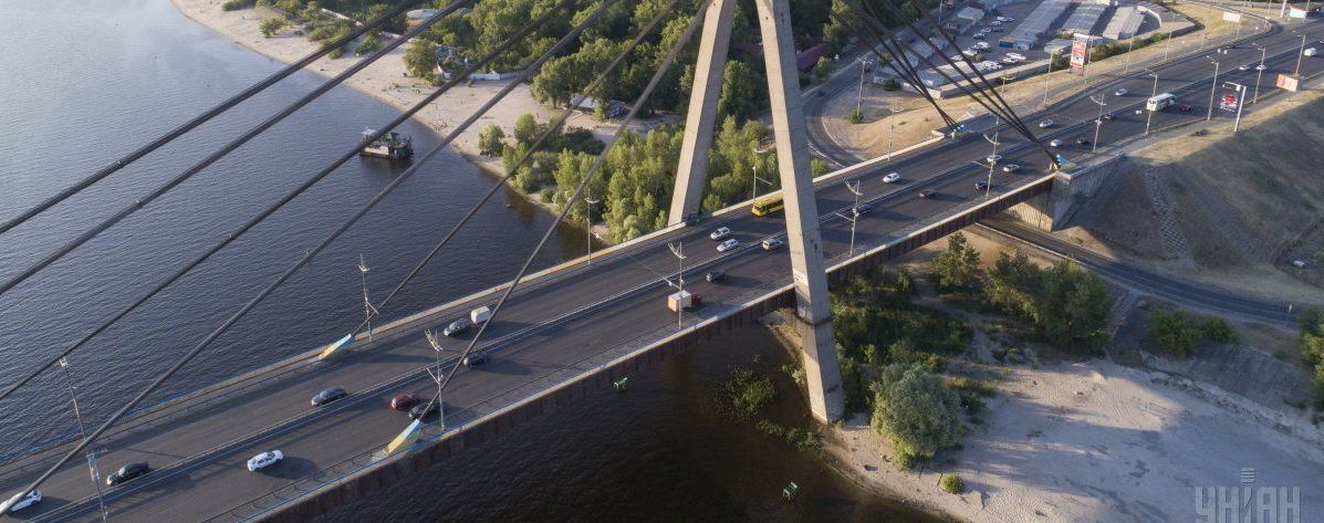 В Киеве на Северном мосту до конца августа ограничат движение