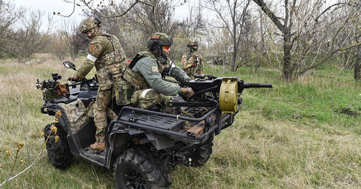 Российские оккупанты на квадроциклах. Фото по пропагандистским ресурсам РФ