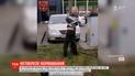 Пьяного водителя-дебошира привязали скотчем к столбу в Киеве