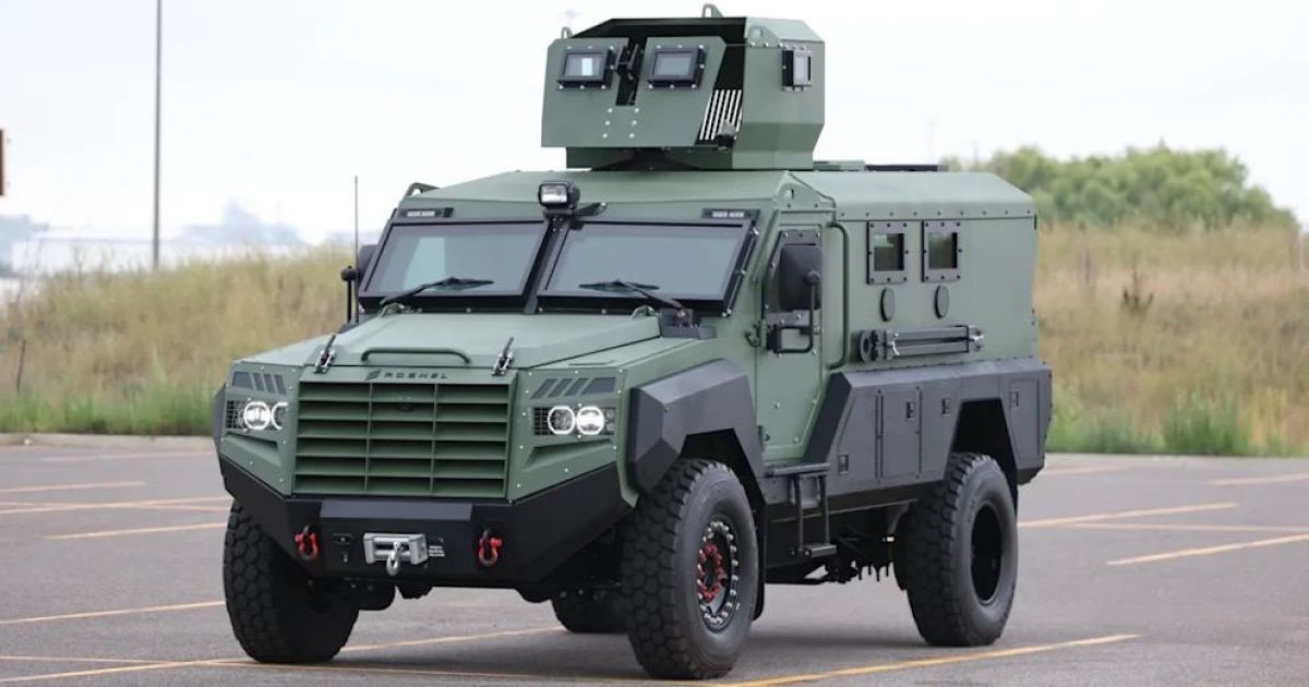 Компанія Roshel пропонує Німеччині свої бронемашини MRAP для України.