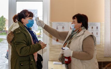 В лікарнях і вдома: як голосували хворі на коронавірус громадяни