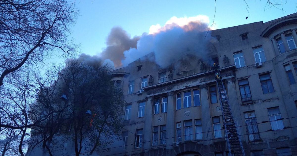 Пожежа у одеському коледжі_4 / © Главное управление ГСЧС Украины в Одесской области