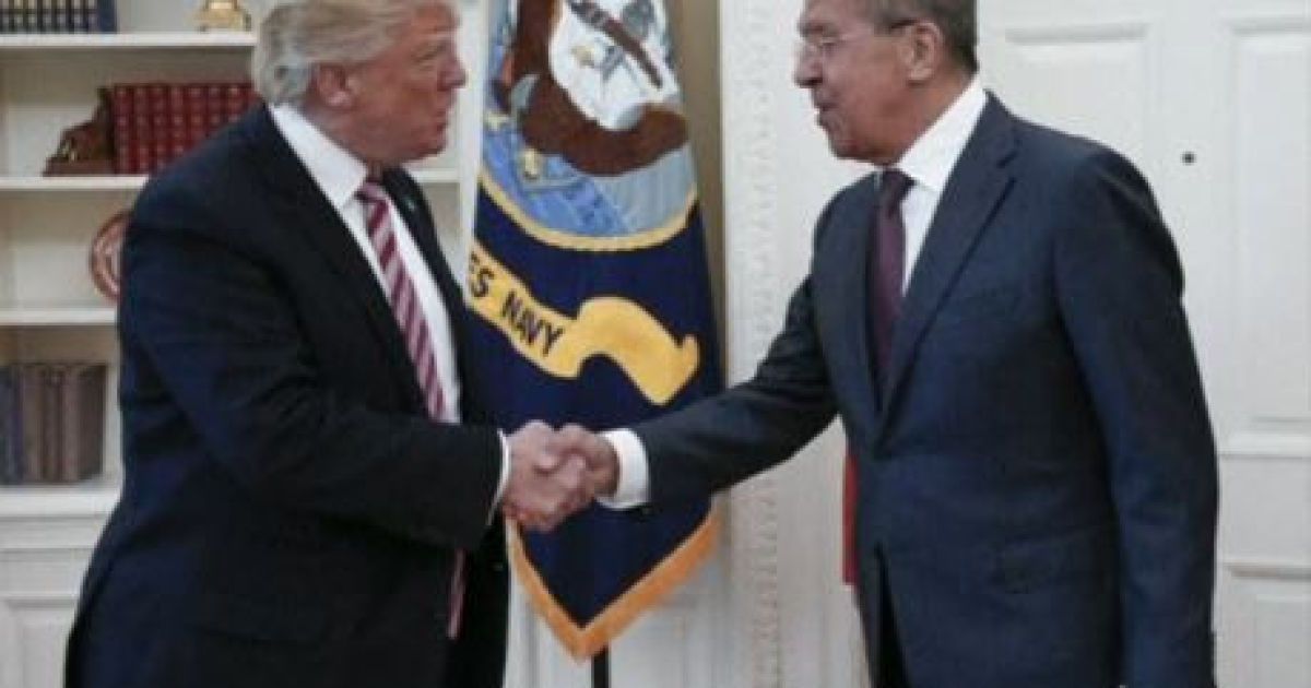 Лавров заперечує, що під час зустрічі з Трампом обговорював звільнення директора ФБР Комі