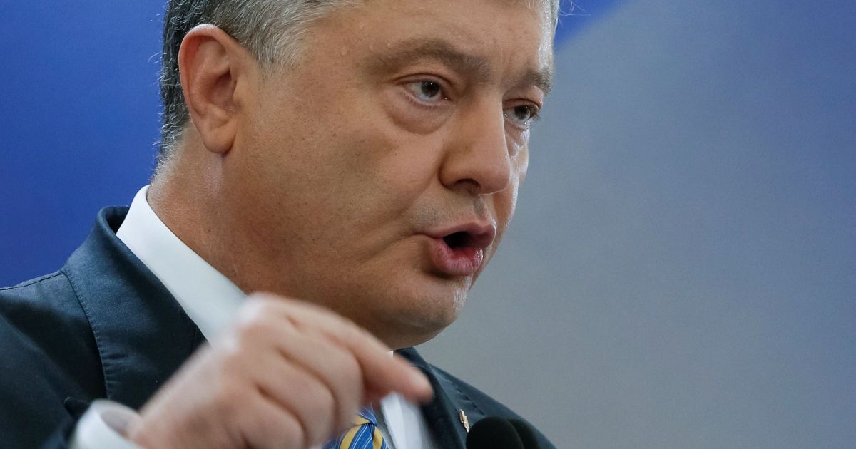 Порошенко ветировал продление вывозной пошлины на лом на два года